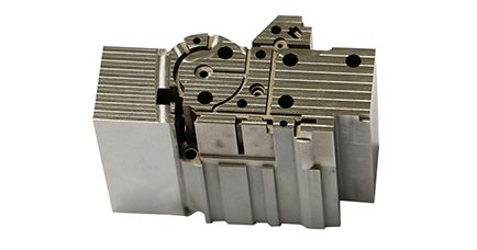 Reserveformkomponenter og -innsatser