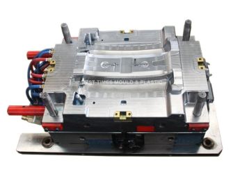 Plastic injection mold